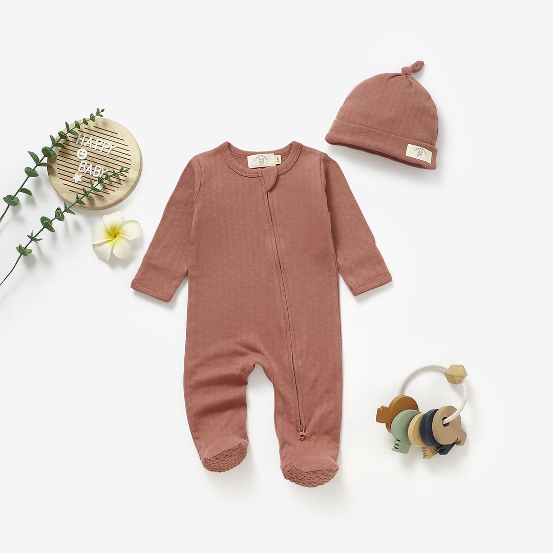 Organic cotton honeycomb mesh sleepsuit and hat set, 0–6m
