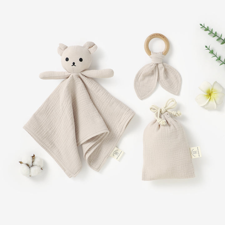 Organic cotton bear comforter with teether and bag (6m+)
