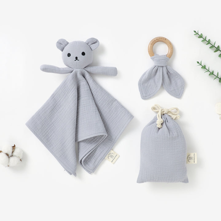 Organic cotton bear comforter with teether and bag (6m+)
