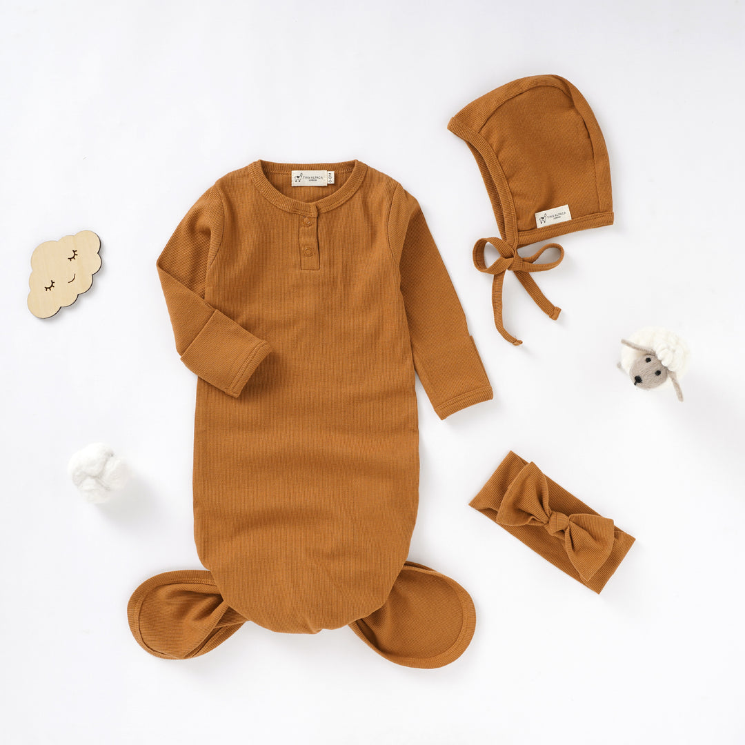 Organic Cotton Newborn Gown Set with Headband and Hat (0-6 months) - Tiny Alpaca UK
