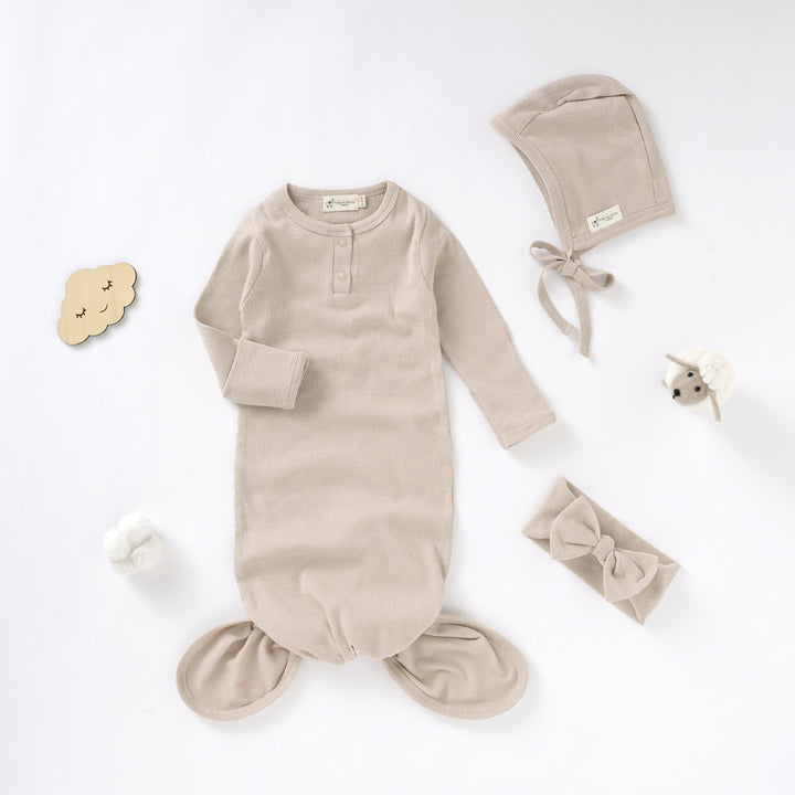 Organic Cotton Newborn Gown Set with Headband and Hat (0-6 months) - Tiny Alpaca UK